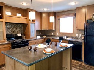 25774 Bristol Dr, Brownstown, MI 48134