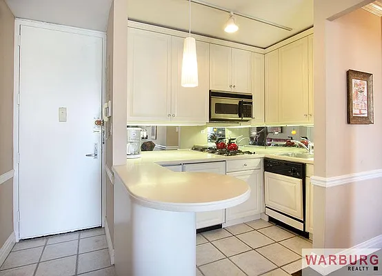 Sold by Warburg | media 6