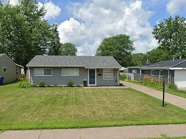 2410 N Michigan Ave, Davenport, IA 52804