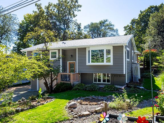 2nd image of 204 Chestnut St