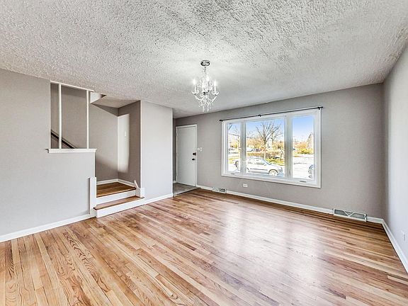 2nd image of 4839 Crain St
