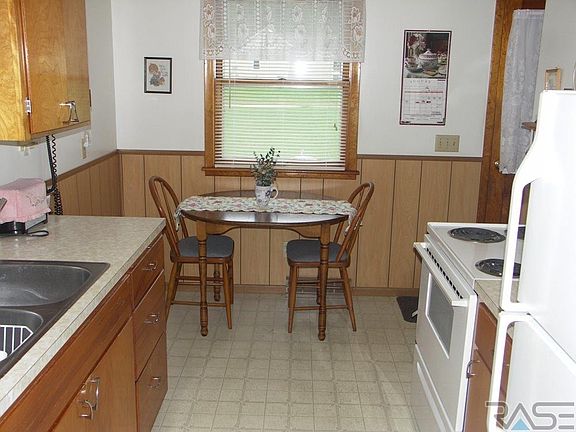 3rd image of 404 E Bishop St