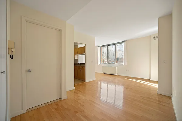 Rented by RELO REDAC INC. | media 13