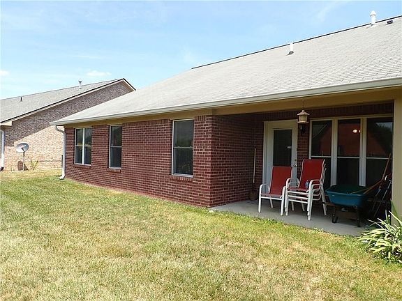 3rd image of 328 Waterford Ln