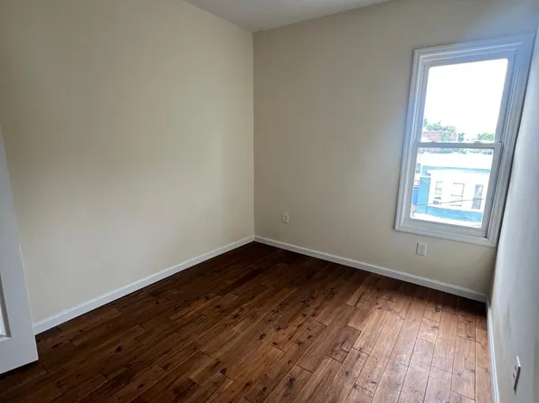 828 S 15th St, Newark, NJ