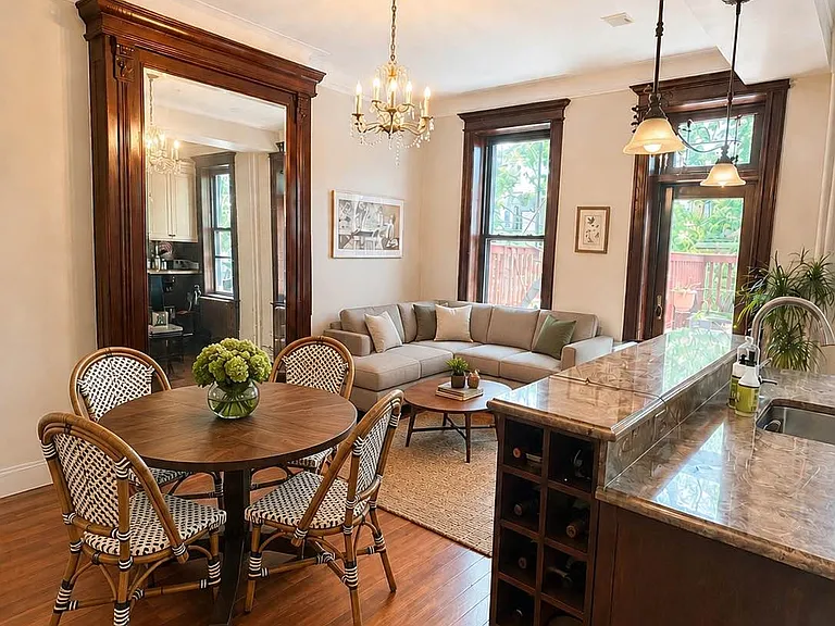 236 E 5th St #PARLOR — Photo 4