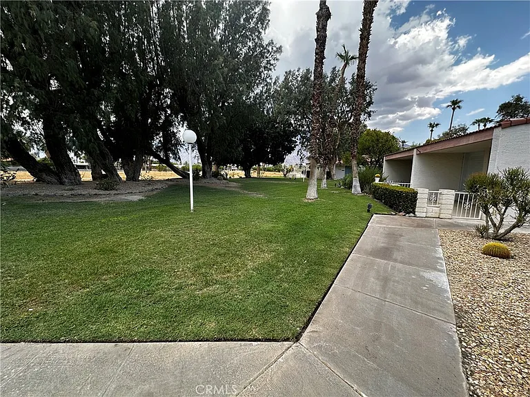 2521 N Whitewater Club Dr #B — Photo 13