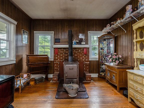 4th image of 10142 Rawley Pike
