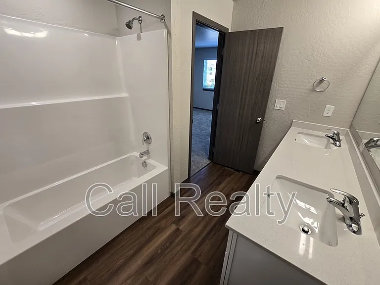 308 S Clinton Rd — Photo 17