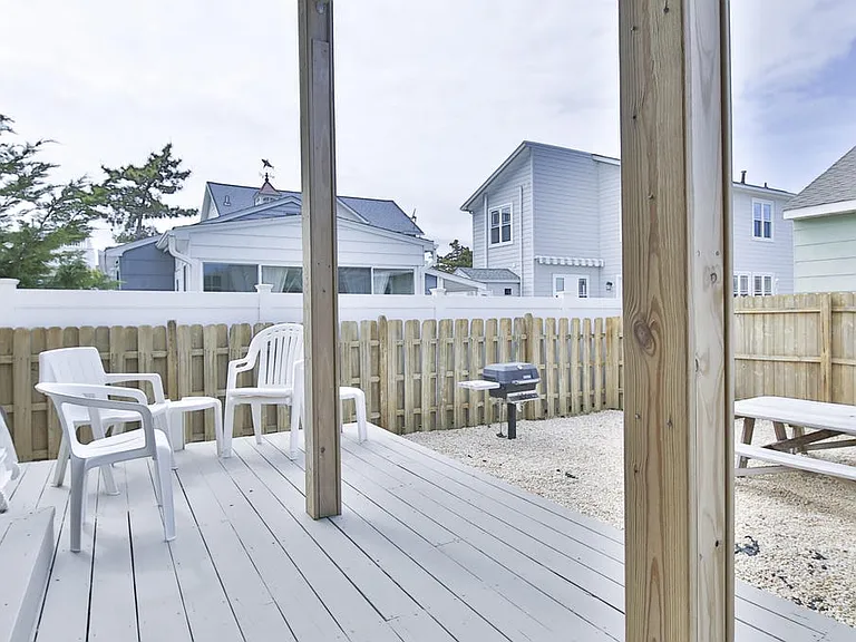 21 Brown Ave — Photo 87