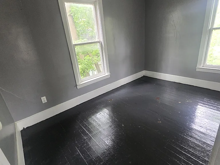 542 Orena Ave — Photo 2