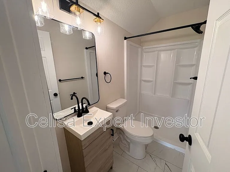 807 Edgewater Ave — Photo 4