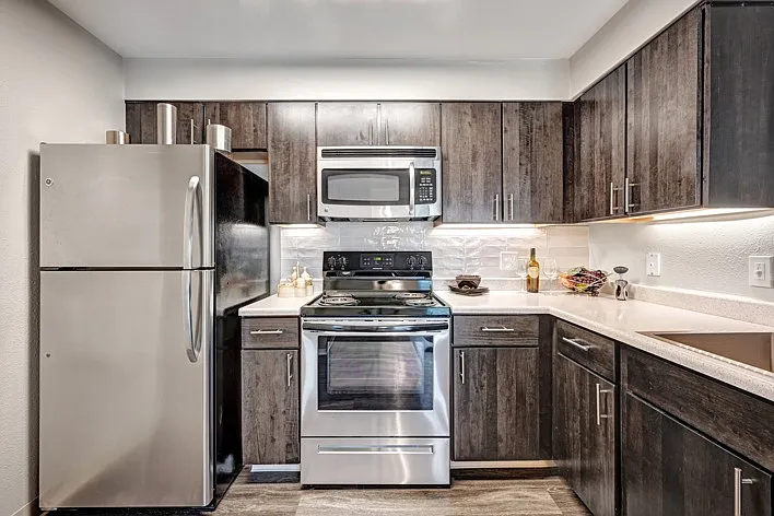 Summit Riverside Apartments — Photo 17