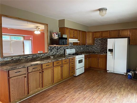 4th image of 913 W Crawford St