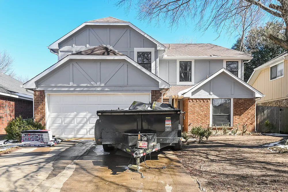 4 bed, 2.5 bath, 1844 sqft, $2,460 — Photo 1