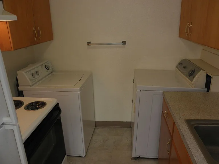1481 Hines St SE — Photo 8