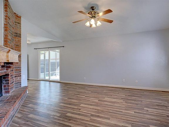 4th image of 4009 Manzinita St