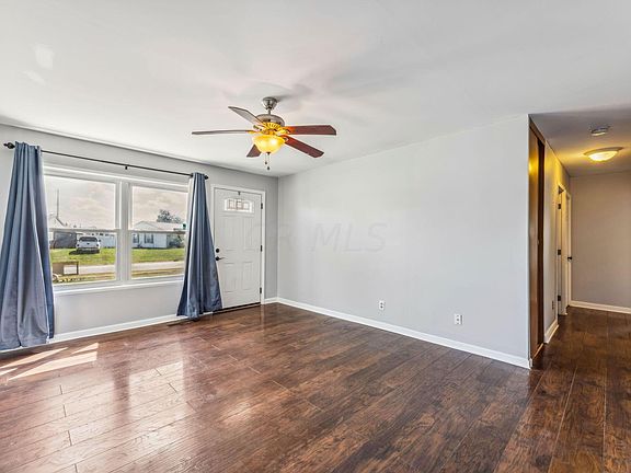 3rd image of 4909 Meadowbrook Dr
