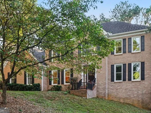4857 Castlewood Dr SW, Lilburn, GA 30047
