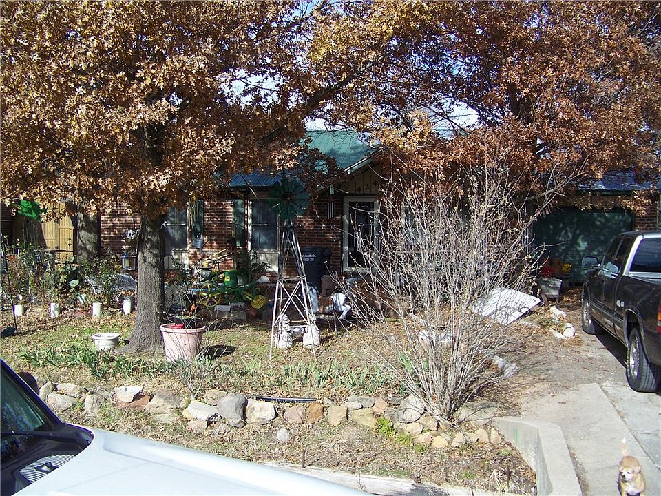 2nd image of 424 E Main St