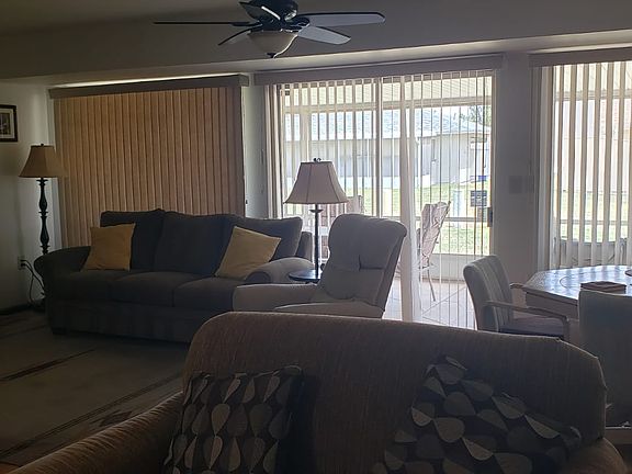 3rd image of 10304 W Kingswood Cir