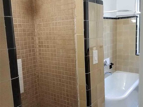 3rd image of 14430 35th Ave #C31