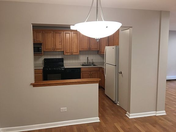 4th image of 535 S Cleveland Ave APT 104