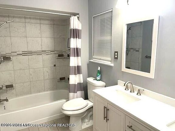 3rd image of 44 Spyglass Ct
