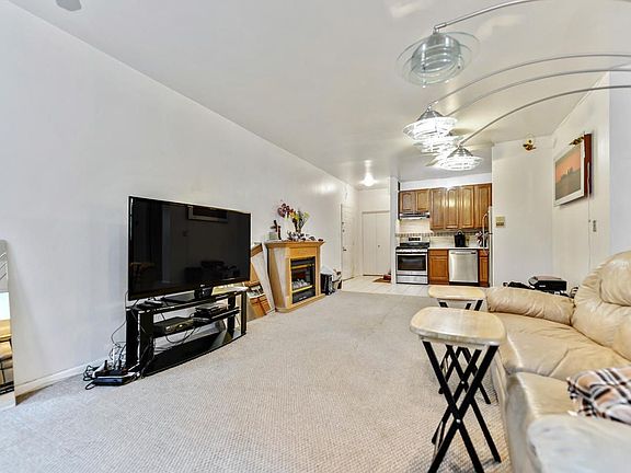 5th image of 8410 101st St APT 2Q
