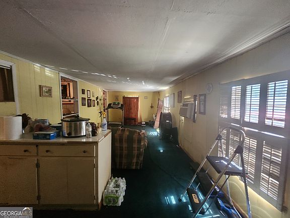 5th image of 620 2nd Ave NW