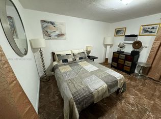 1086 NW 110th St #3, Miami, FL 33168