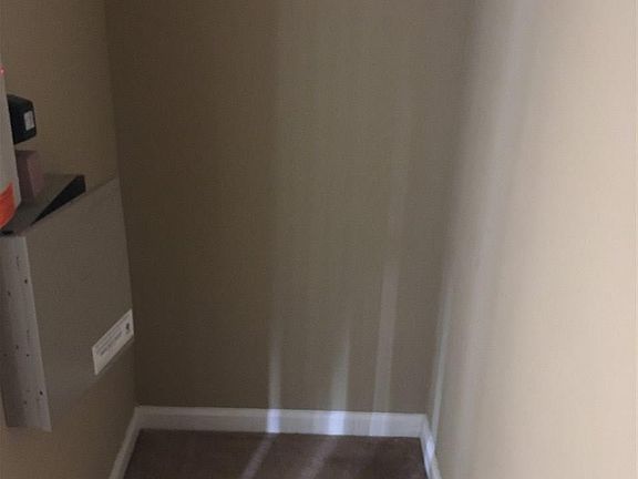 4th image of 410 Saint John Dr