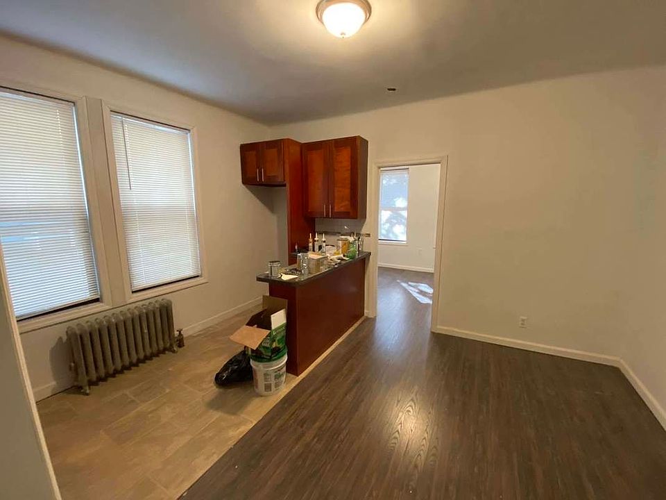 1st image of 31-49 33rd St #1A