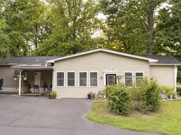 2 Highland Dr, Quakertown, PA 18951