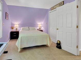 9 Brooks Ln, Chester, CT 06412