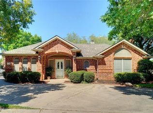 700 Mountain Ter, Hurst, TX 76053