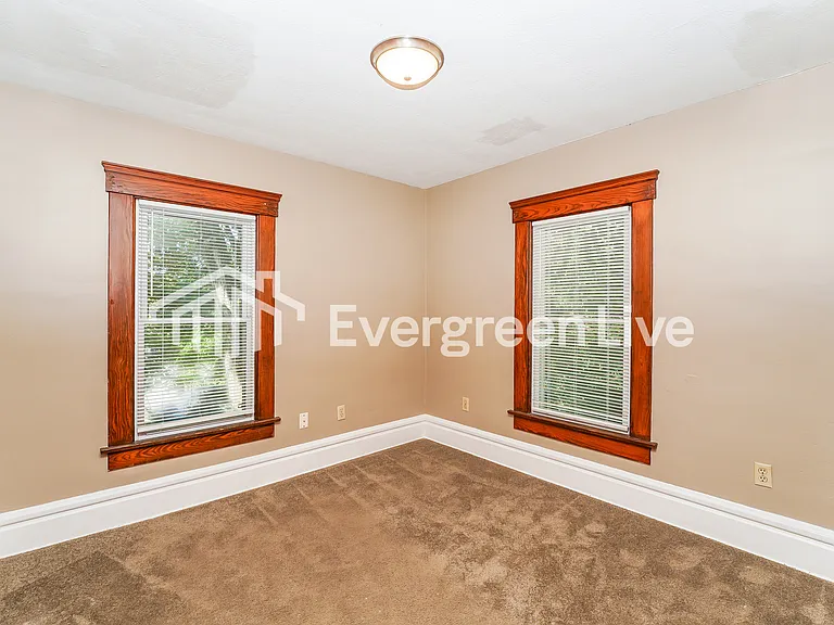 1373 Sprague St — Photo 11