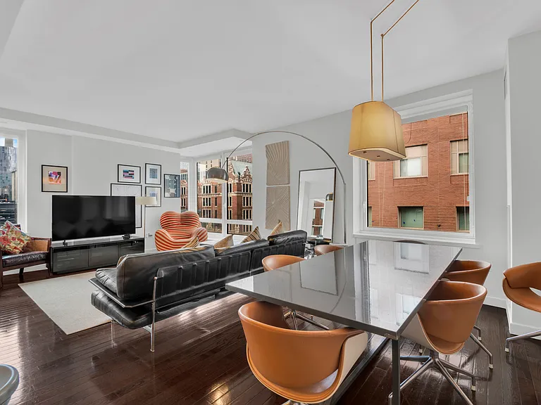 462 W 58th St #6B — Photo 2