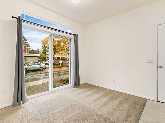 5th image of 507 225th Pl NE