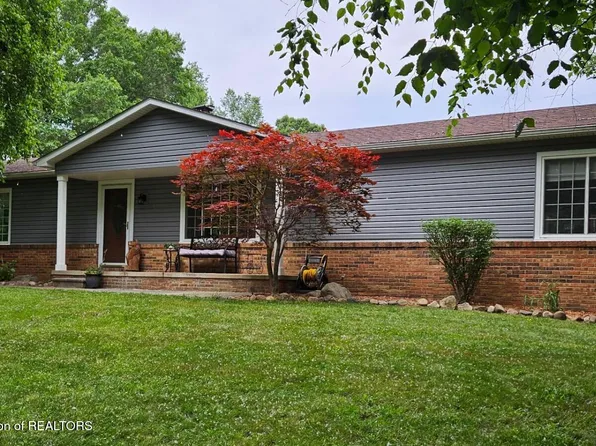 4001 S Latson Rd, Howell, MI 48843