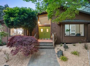 6785 Pinehaven Rd, Oakland, CA 94611