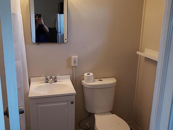 4th image of 404 S Main St Ste 1