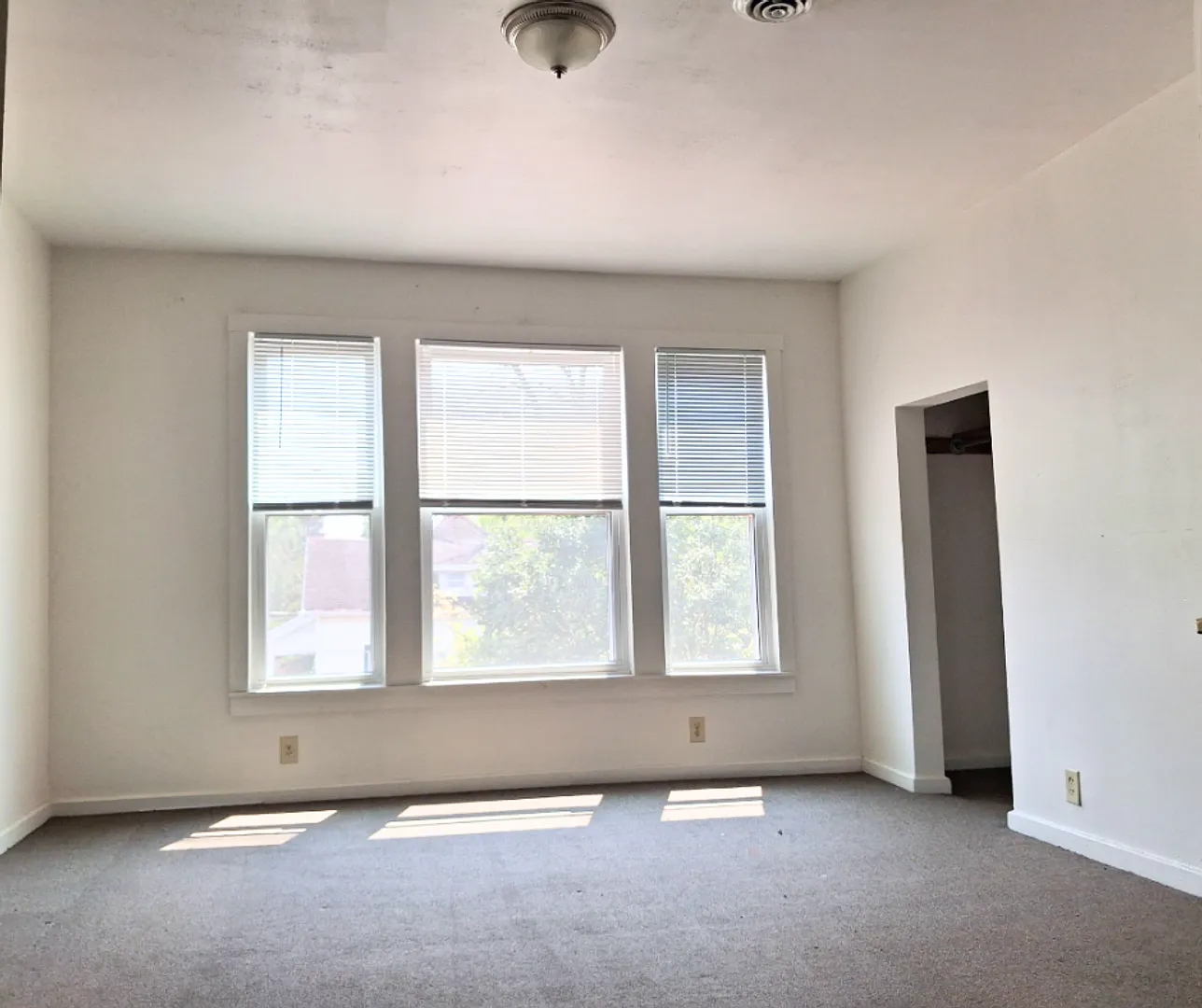 2302 W. Vine Street — Photo 3