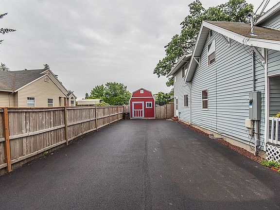 3rd image of 3805 NE Brogden St