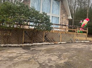 942 Saint Johns Rd, Drums, PA 18222