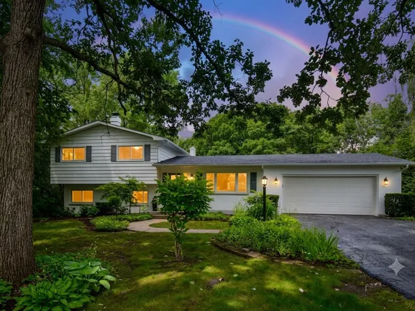 26890 N Longwood Rd, Lake Forest, IL 60045