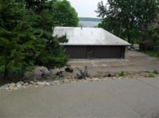 7705 Hilldale Rd S, Ozawkie, KS 66070