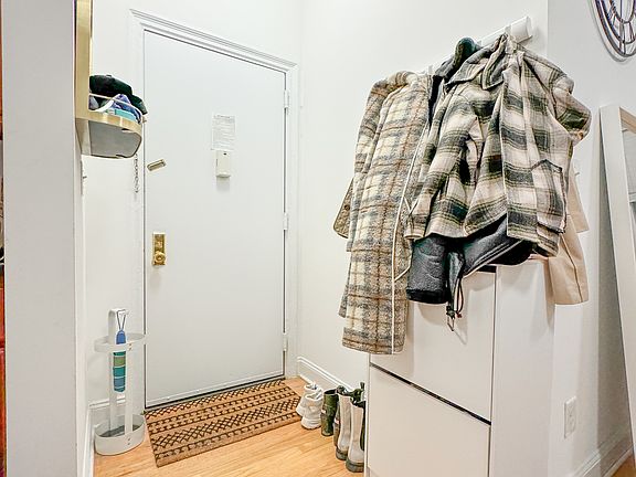 2nd image of 200 E 26th St APT 1E