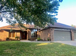 2001 E Cherryvale St, Springfield, MO 65804