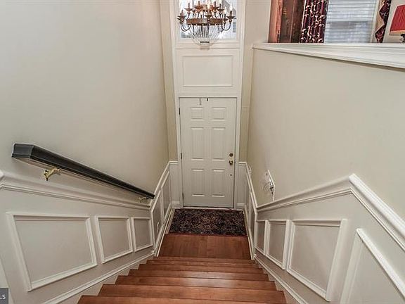 4th image of 102 Hilltop Ct #24